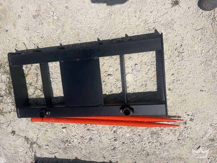 2026-pabreak-dual-prong-hay-bale-spear-skid-steer-attachment-image-1