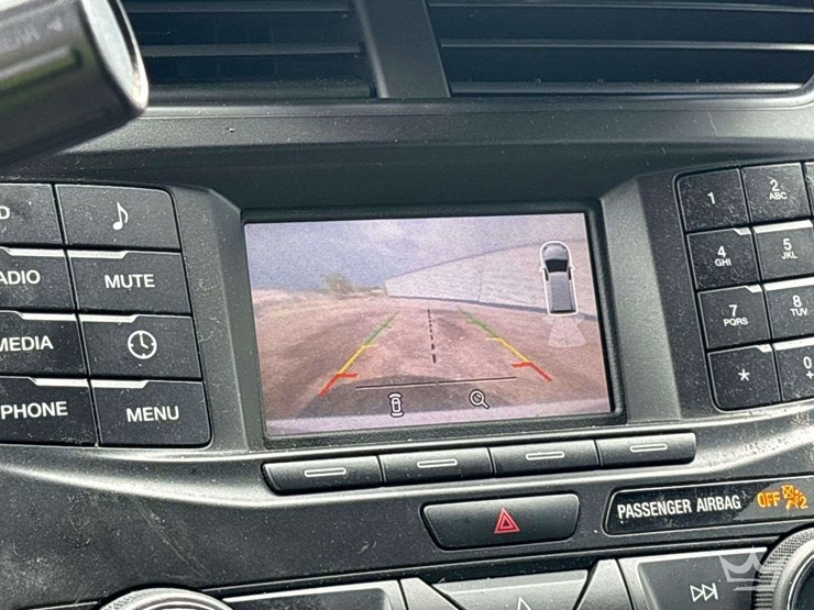 2017-ford-explorer-image-17