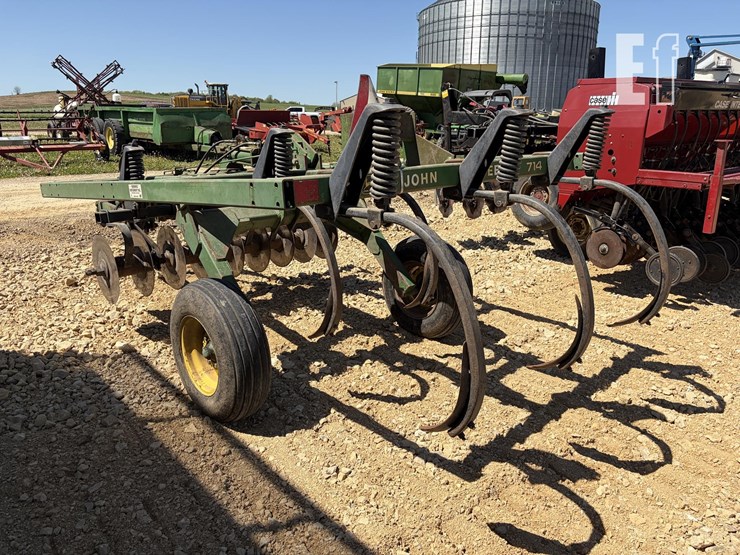 john-deere-714-image-3