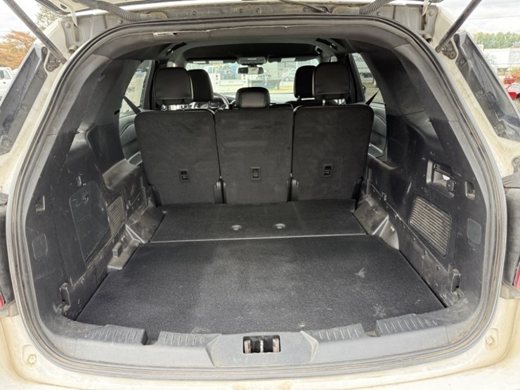 2020-ford-explorer-image-22