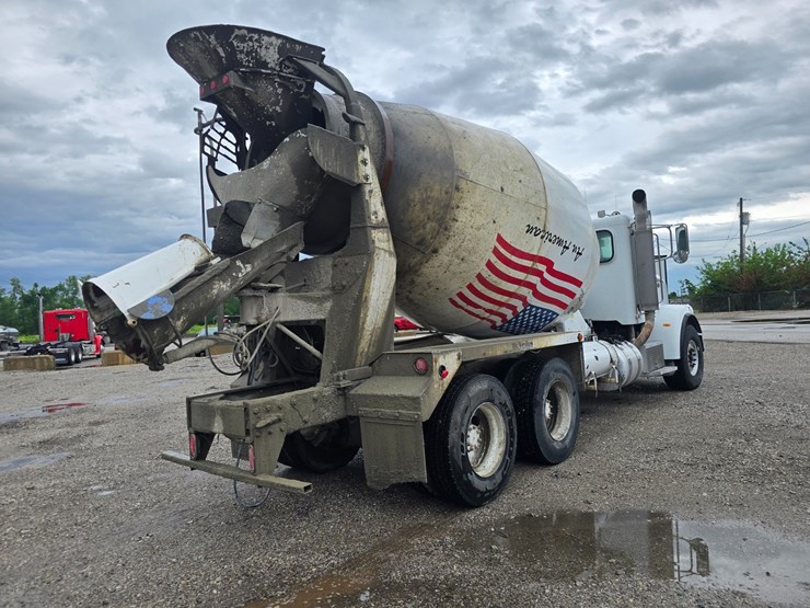 2009-peterbilt-365-image-18