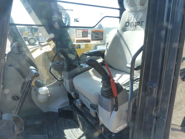 2017-deere-75g-image-13