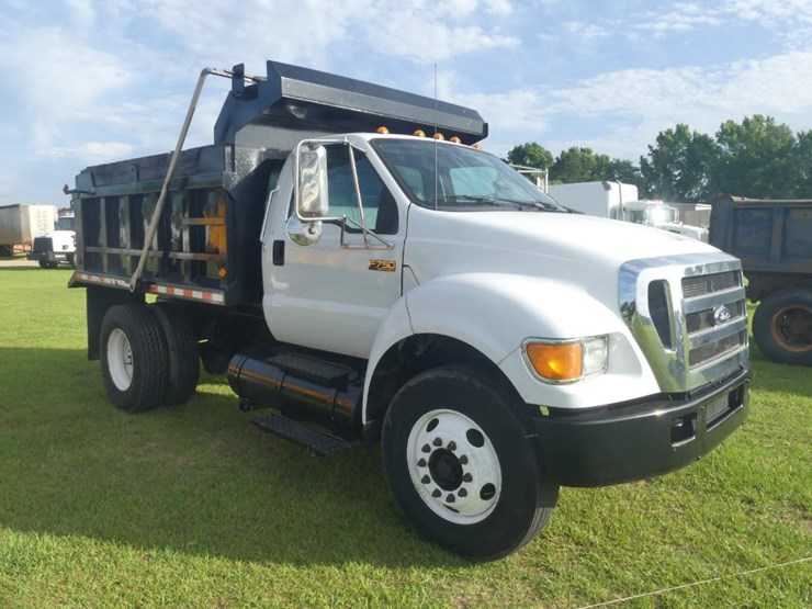 2004-ford-f750-image-2