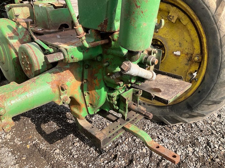 john-deere-b-image-24