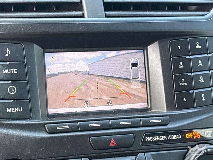 2017-ford-explorer-image-17