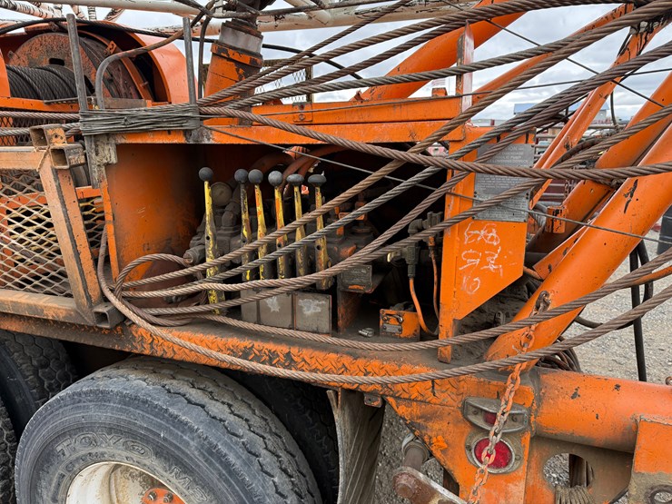 franks-mobilrig-300-1287/160-dtd-ht-96’-215k-4-axle-well-service-workover-rig-image-31