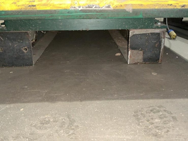 #155-•-2000-lb.-scissor-lift-image-11