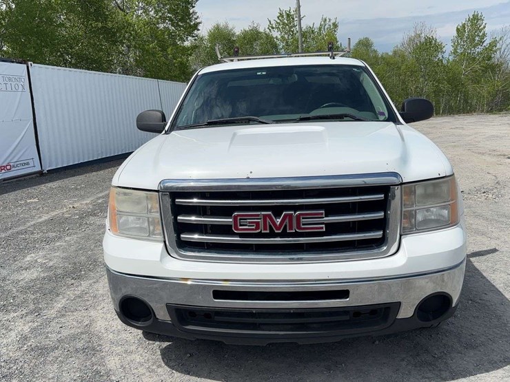 2013-gmc-sierra-1500-image-8