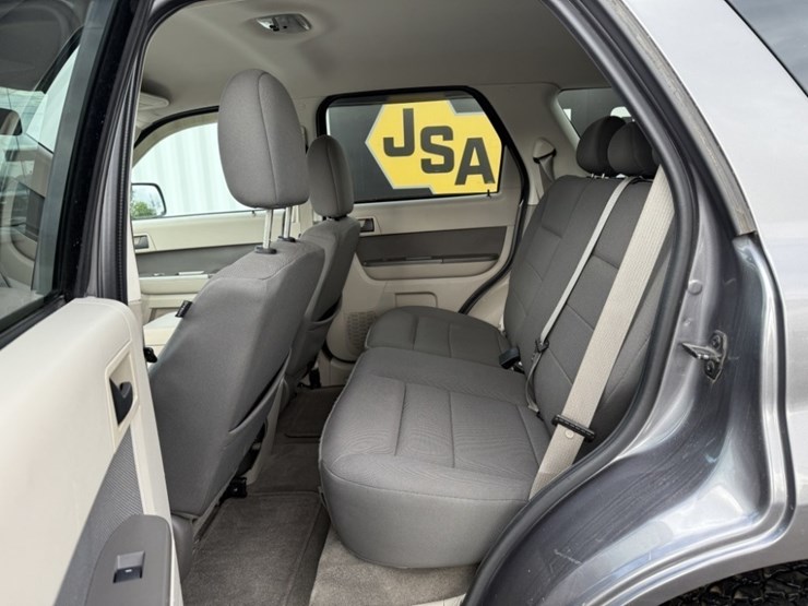 2009-ford-escape-image-12