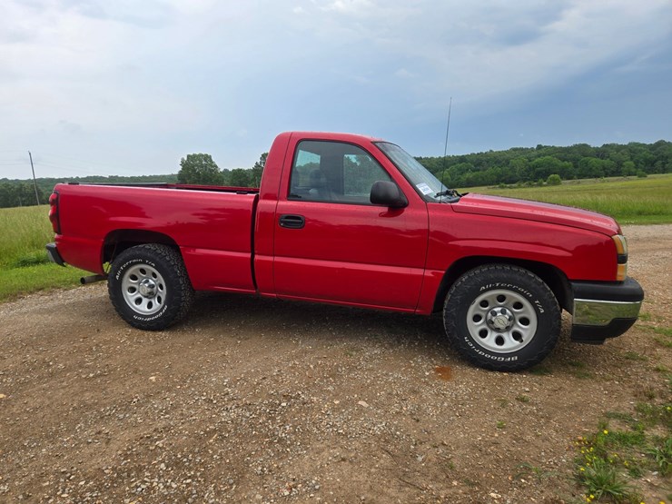 #24356-•-2006-chevrolet-silverado-pickup-truck-image-17