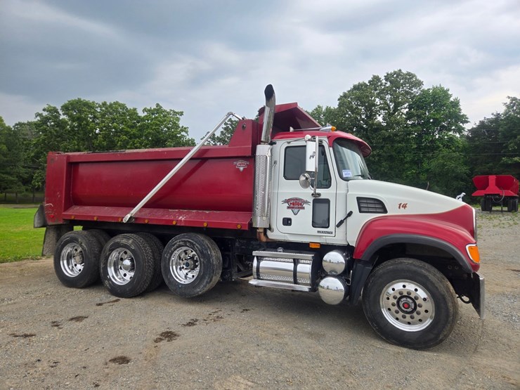 #24355-•-2004-mack-cv713-granite-dump-truck-image-24
