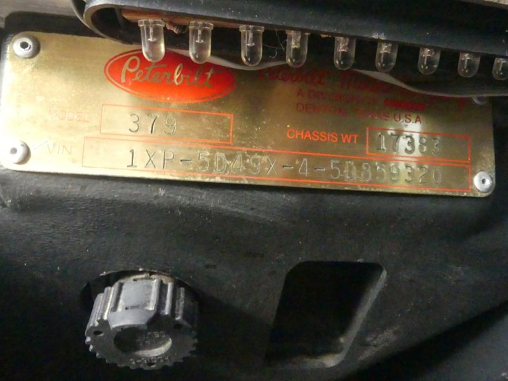 2005-peterbilt-379-image-25