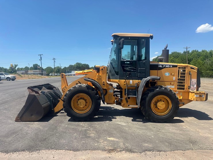 2011-hyundai-hl730-9-image-3