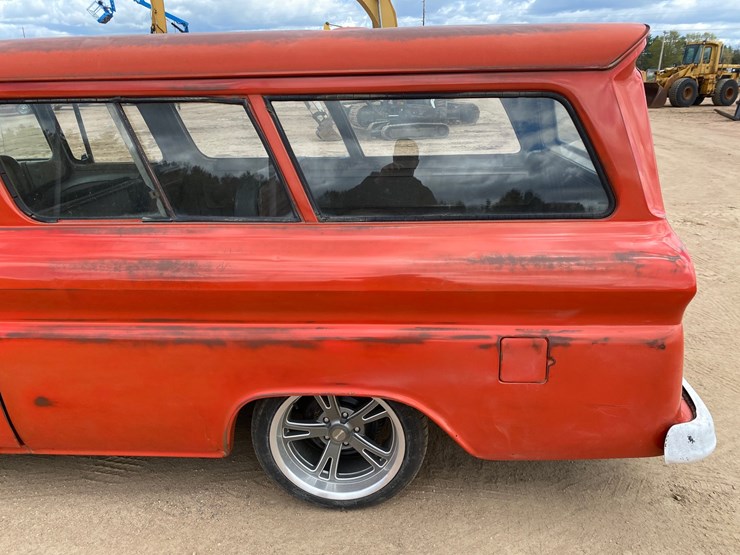 1963-chevrolet-suburban-image-19