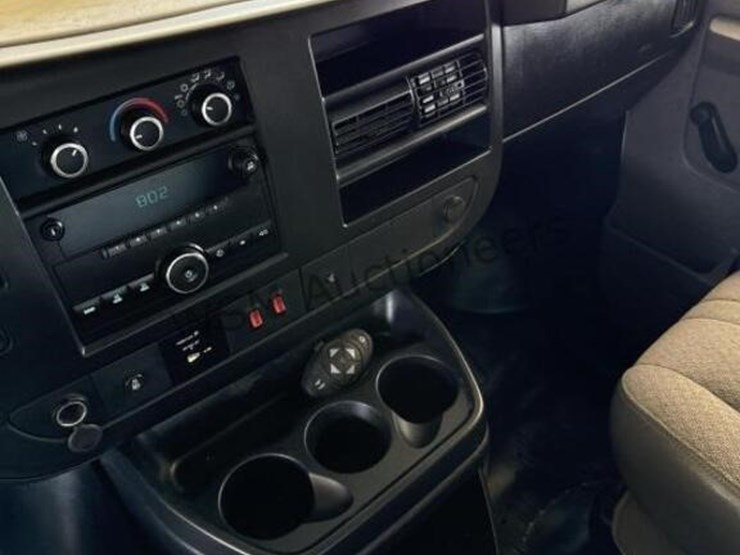 2013-chevrolet-express-3500-image-20