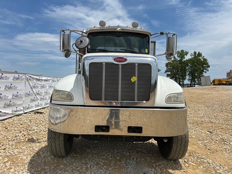 2016-peterbilt-382-image-6