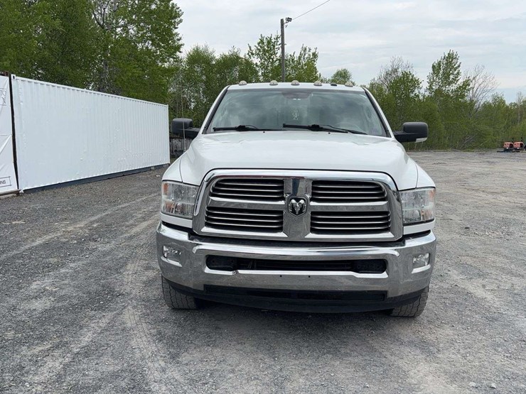 2013-dodge-2500-image-12