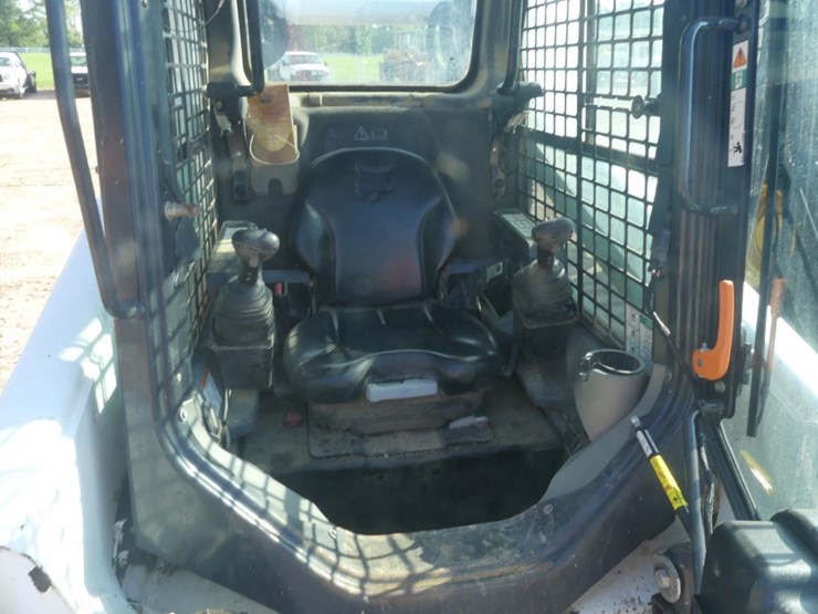 2019-bobcat-t740-image-10