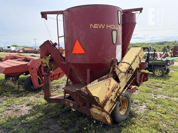 new-holland-353-image-3