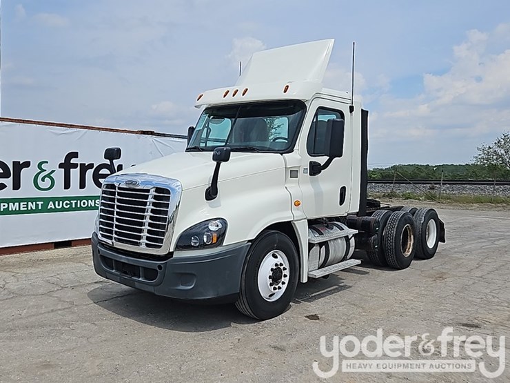 2017-freightliner-cascadia-125-image-2