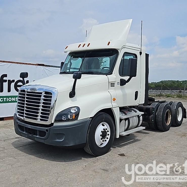 2017 FREIGHTLINER CASCADIA 125