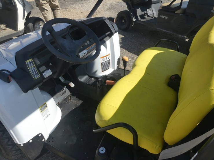 john-deere-gator-image-8