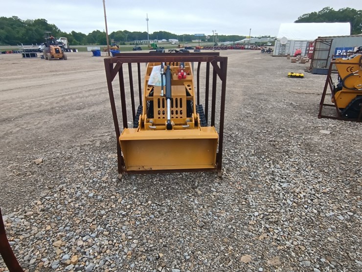 #24712-•-2025-ggma-gg385-mini-skid-steer-image-2