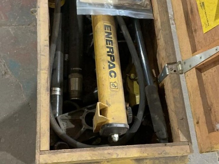 #104-•-enerpac-p-392-hydraulic-ram-image-3