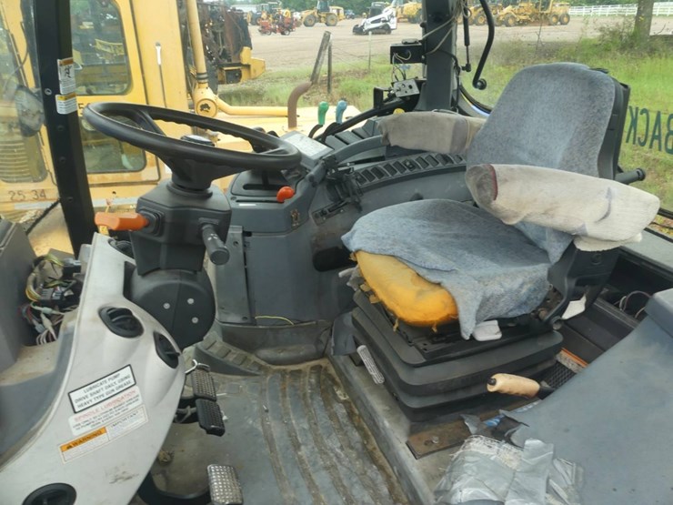 2007-new-holland-t6030-image-10