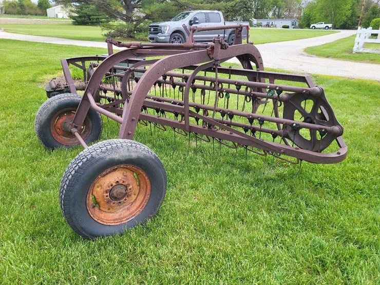 new-idea-bar-hay-rake-image-3