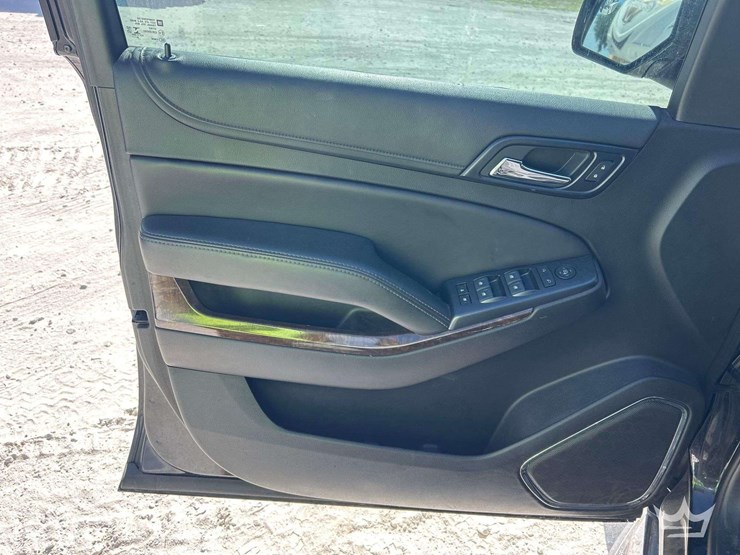 2019-chevrolet-tahoe-image-11