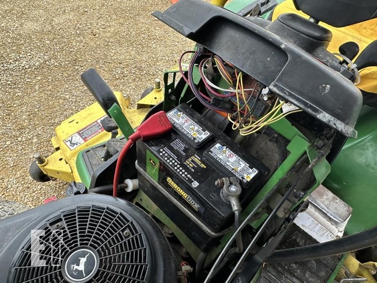 john-deere-gt235-image-9