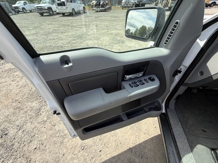 2004-ford-f150-image-26