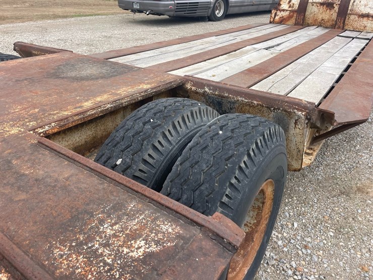 #40220-•-1981-phelan-wtt-60k-226"-tri/a-steel-fixed-neck-lowboy-trailer-vin:-1r9h39304b1010324-image-14