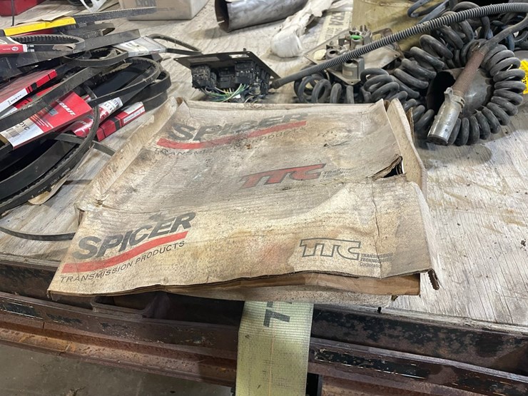 #40238-•-spicer-10-speed-transmission-parts-image-1