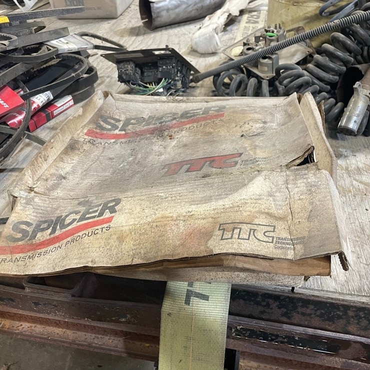#40238 • Spicer 10 Speed Transmission Parts