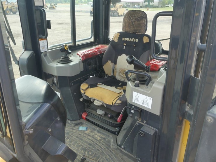 2017-komatsu-d39px-24-image-12