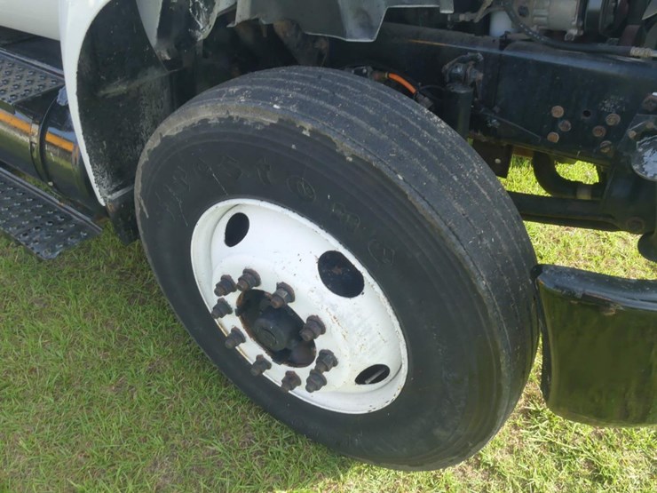 2004-ford-f750-image-9