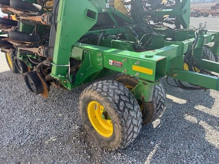 2010-john-deere-1990-image-43