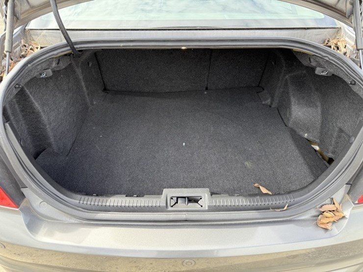 2010-ford-fusion-se-sedan-image-20