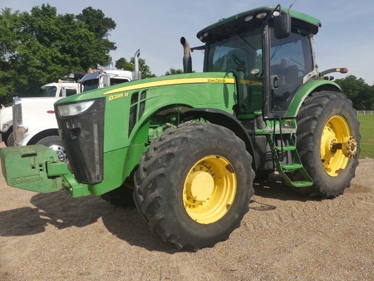 2011-john-deere-8285r-image-1
