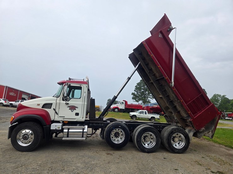 #24355-•-2004-mack-cv713-granite-dump-truck-image-29