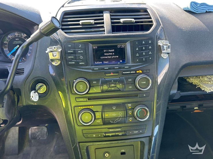 2017-ford-explorer-image-17