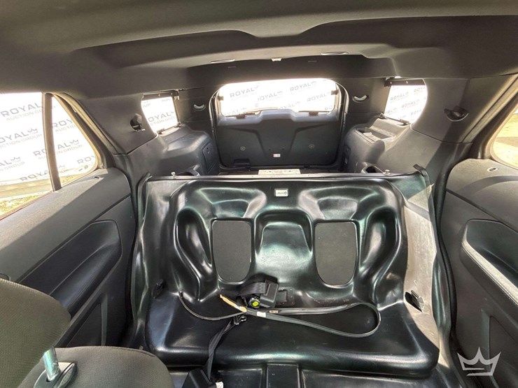 2016-ford-explorer-image-19