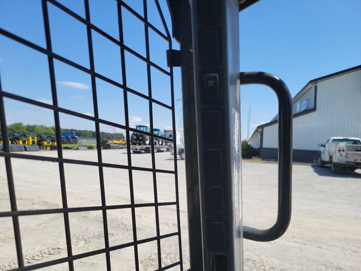 new-holland-l218-image-45