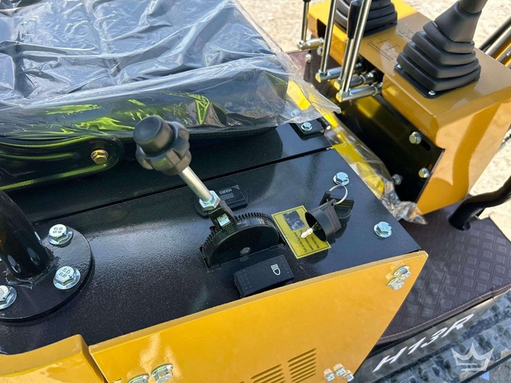 mini-excavator-image-13