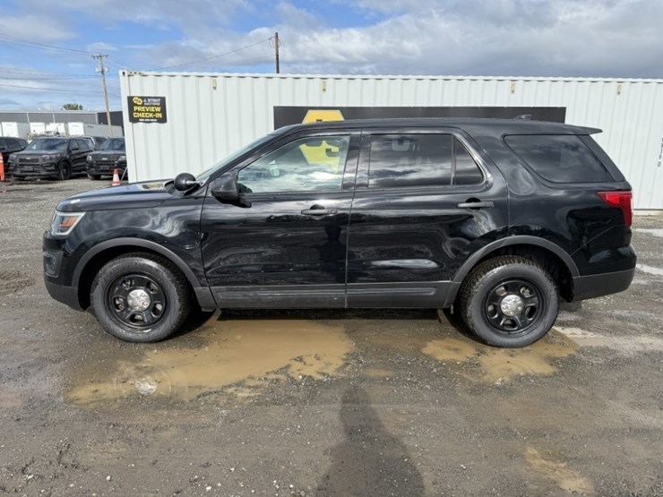 2016-ford-explorer-image-7