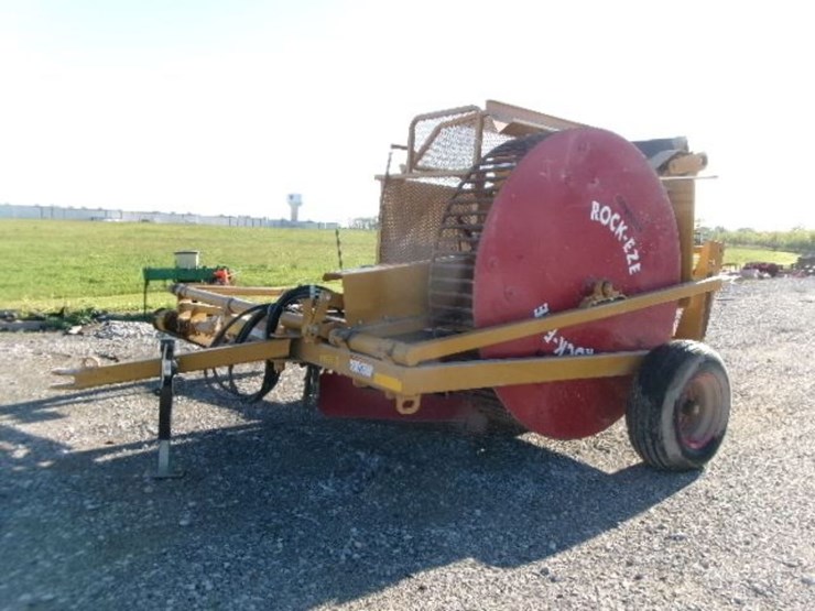 2006-haybuster-3106-image-17