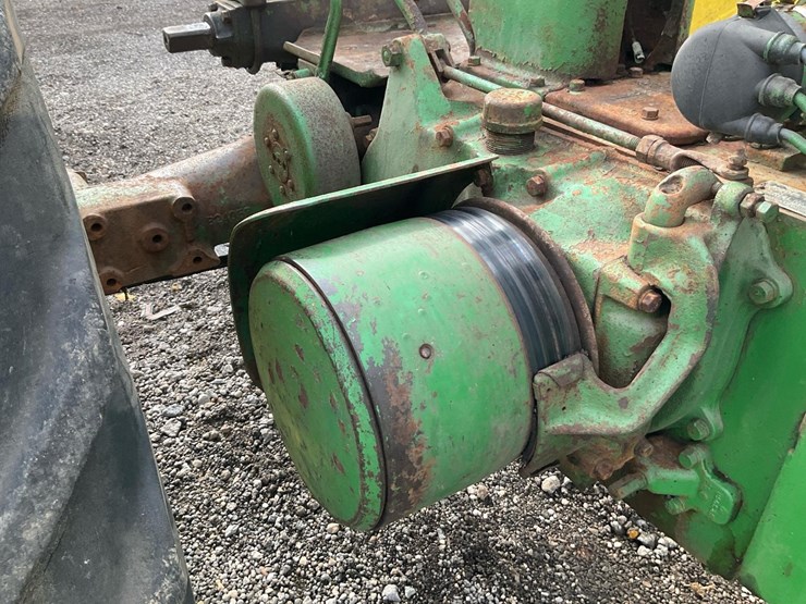 john-deere-b-image-10