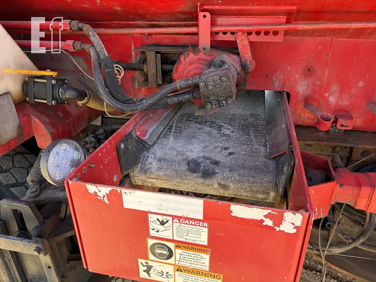2008-peterbilt-367-image-14